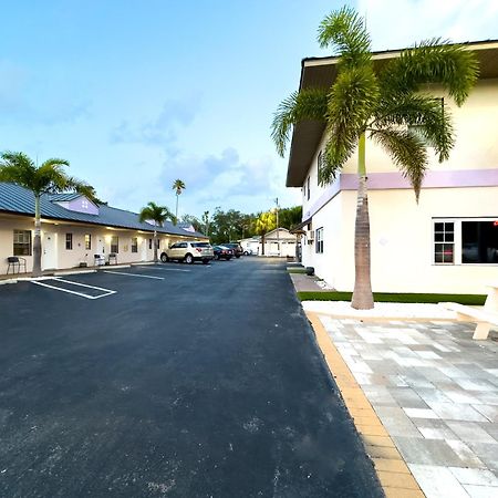 2Q Beds Studio Apt With Shared Pool 01 เคลียร์วอเตอร์ ภายนอก รูปภาพ