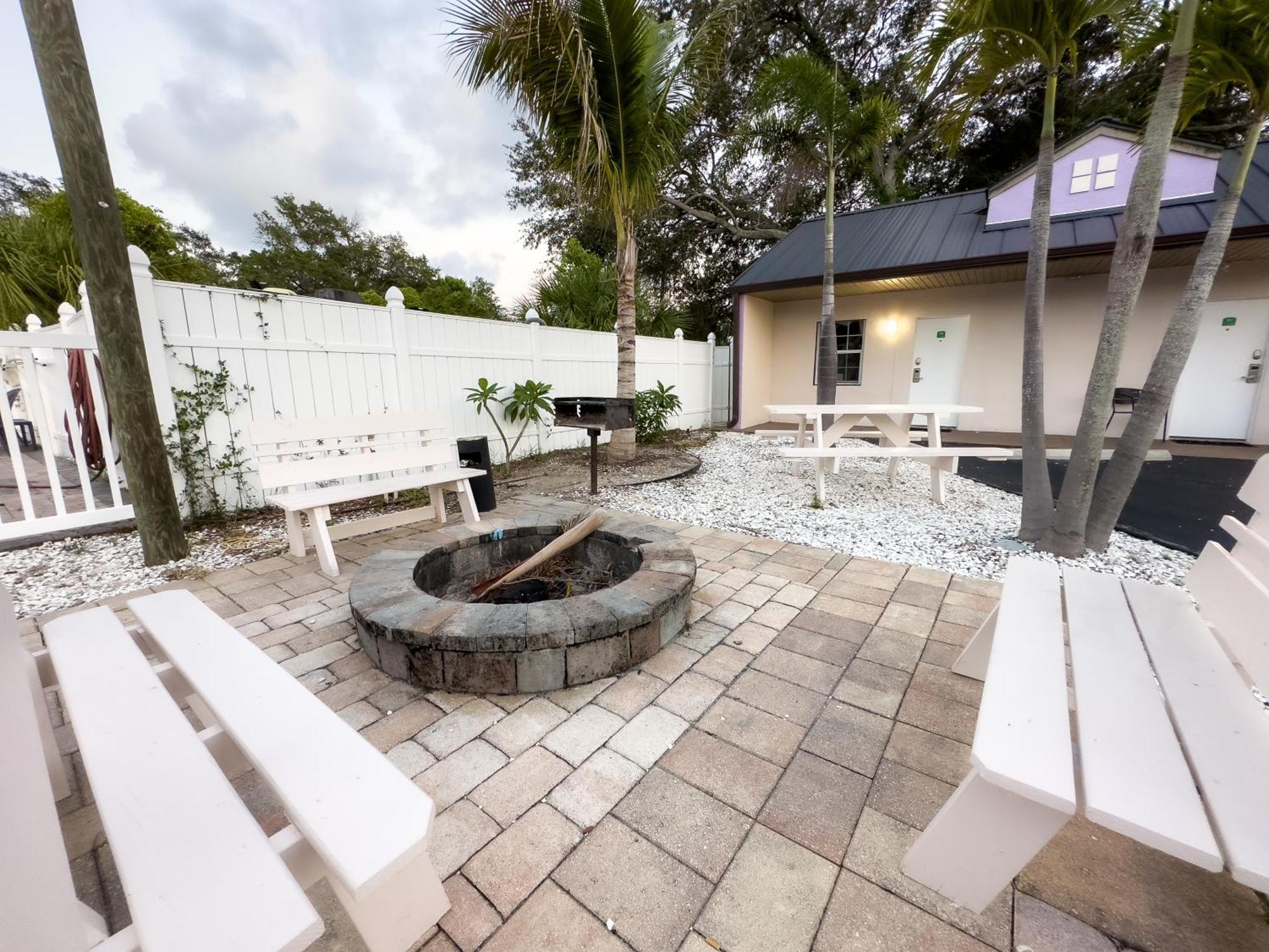 2Q Beds Studio Apt With Shared Pool 01 เคลียร์วอเตอร์ ภายนอก รูปภาพ